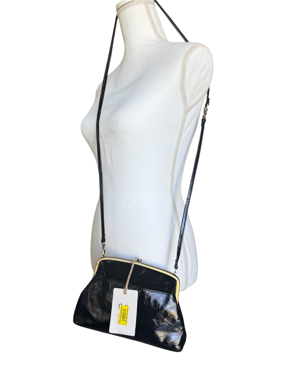 HOBO Black Leather Kiss-Lock Shoulder Clutch - Picture 3 of 12